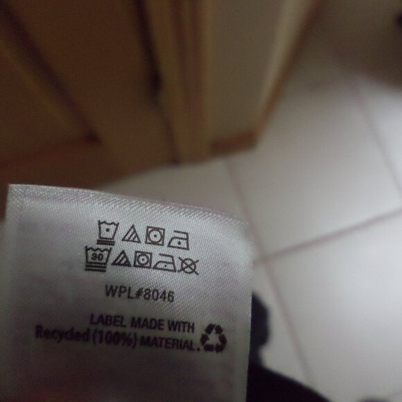 STYLE & Co. Plus Legging ~ Capris Length Black with Studs Accents at Base New - Picture 8 of 11